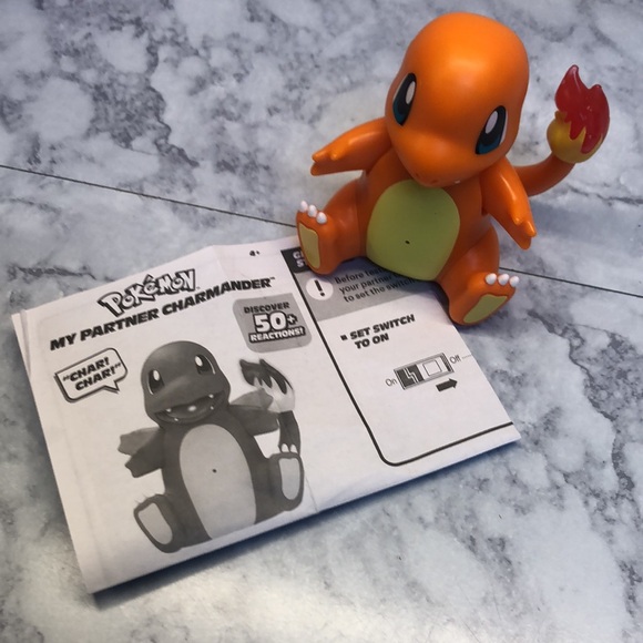 Pickachu Headphones, MewTwo Battle Figure Pack & My Partner Charmander - Picture 15 of 15